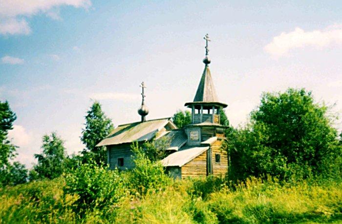 Деревянная церковь в Пегреме.